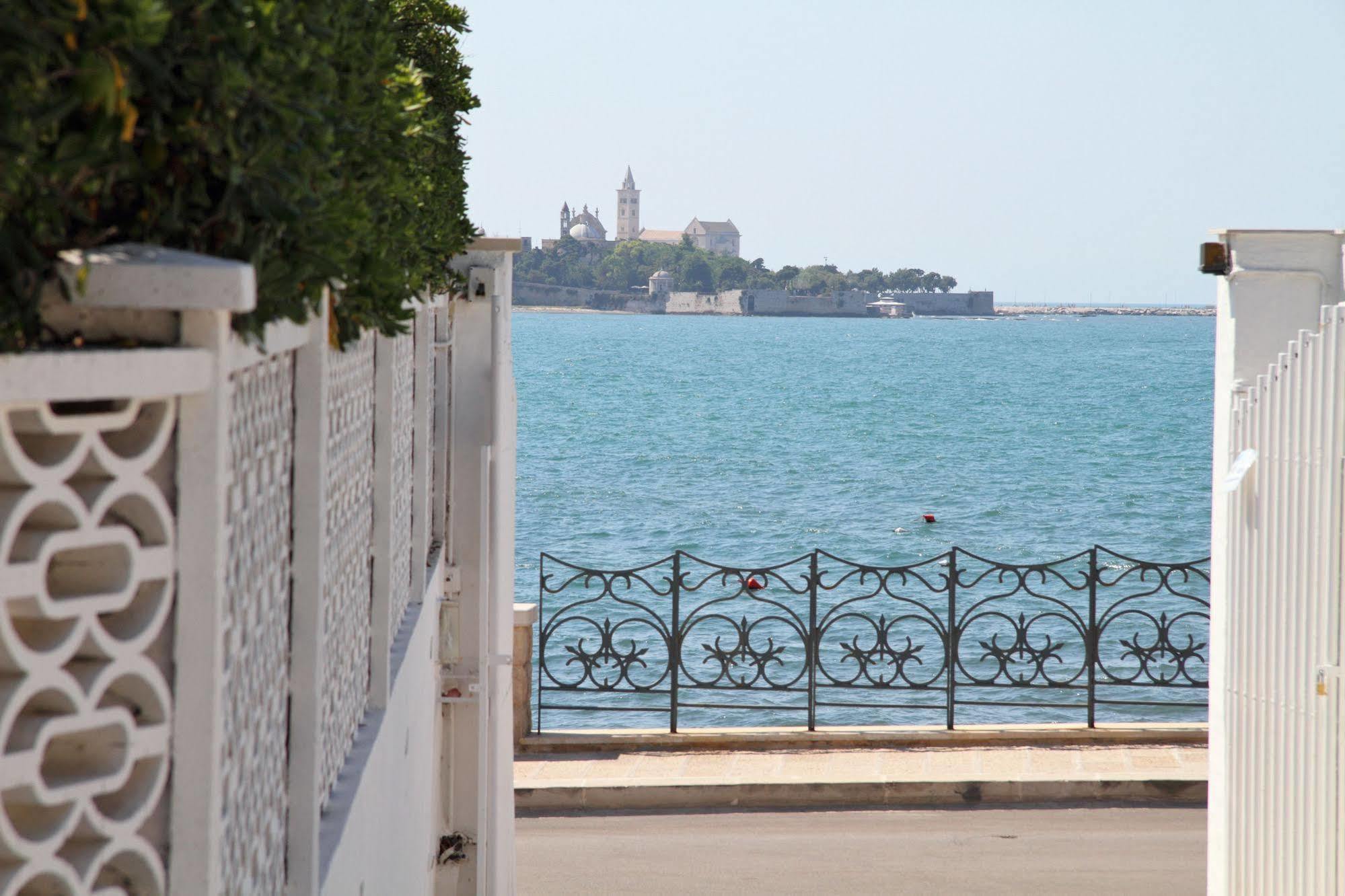 La Bella Trani - Suites And B&B Экстерьер фото