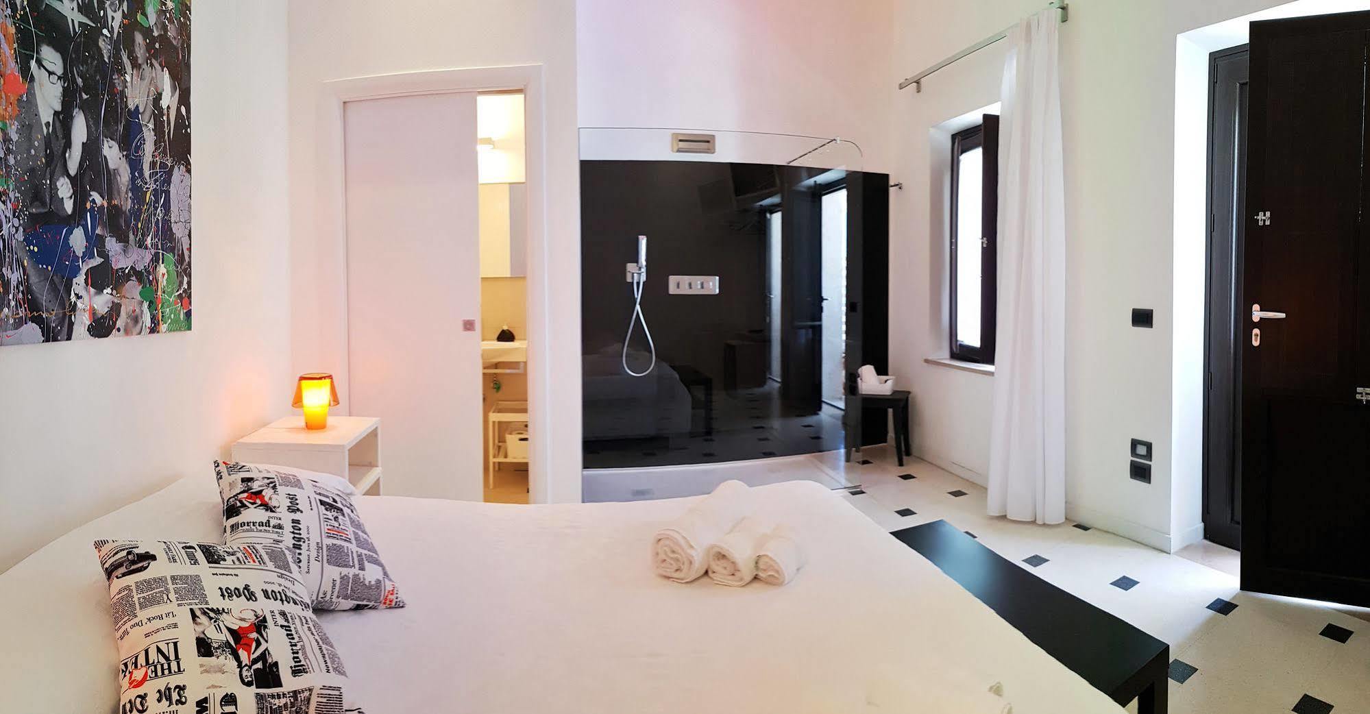 La Bella Trani - Suites And B&B Экстерьер фото